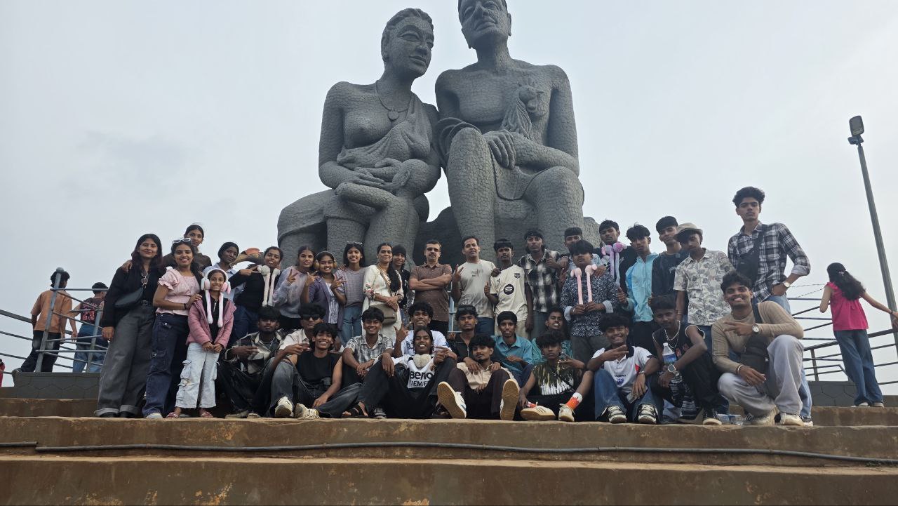 Kuruvan and Kurathi statues